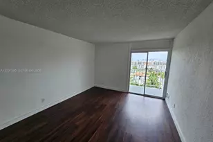 4550 NW 9th St, Miami, FL 33126 - Photo 8