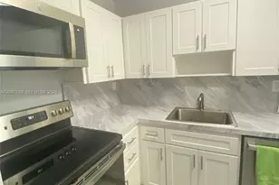 2899 Collins Ave, Miami Beach, FL 33140 - Photo 8