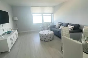 2899 Collins Ave, Miami Beach, FL 33140 - Photo 2