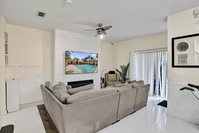 1210 Santa Catalina Ln, North Lauderdale, FL 33068 - Photo 8