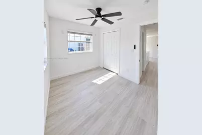 1735 New Hampshire Ave NE, Saint Petersburg, FL 33703 - Photo 12