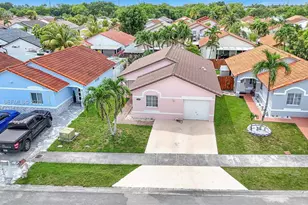 17818 SW 144th Ct, Miami, FL 33177 - Photo 2