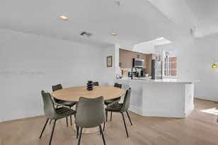 2921 NE 185th St (Remodeled), Aventura, FL 33180 - Photo 18