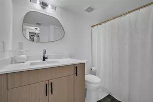 2921 NE 185th St (Remodeled), Aventura, FL 33180 - Photo 24
