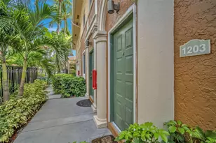 2921 NE 185th St (Remodeled), Aventura, FL 33180 - Photo 30