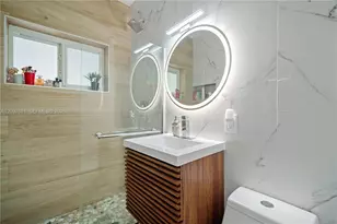 925 NE 4th St, Hallandale Beach, FL 33009 - Photo 14