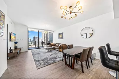 1000 Brickell Plz #2111, Miami, FL 33131 - Photo 12