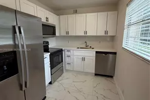 100 SW 132nd Way, Pembroke Pines, FL 33027 - Photo 2