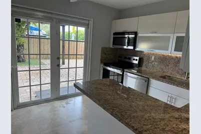 8245 NW 6th Ter #211, Miami, FL 33126 - Photo 6