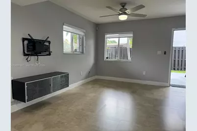 8245 NW 6th Ter #211, Miami, FL 33126 - Photo 4