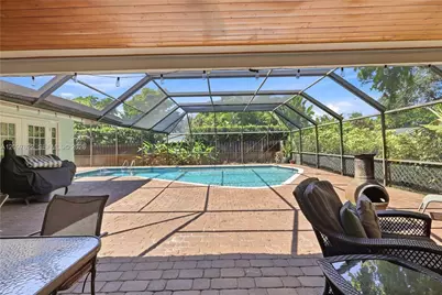 16500 E Stonehaven Rd, Miami Lakes, FL 33014 - Photo 26