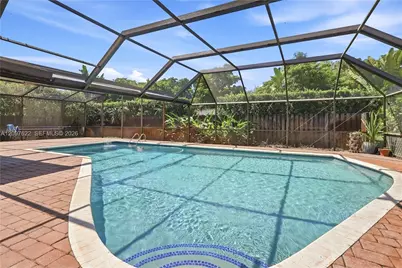 16500 E Stonehaven Rd, Miami Lakes, FL 33014 - Photo 30