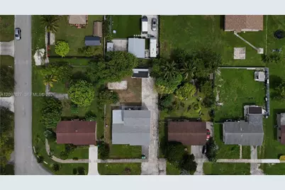 760 NW 6th St, Florida City, FL 33034 - Photo 6