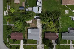 760 NW 6th St, Florida City, FL 33034 - Photo 6