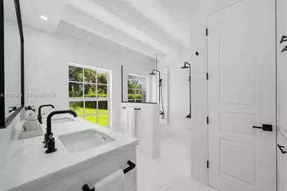 4700 Lake Rd, Miami, FL 33137 - Photo 36