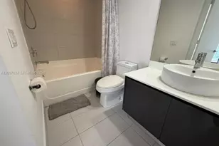 31 SE 6th St, Miami, FL 33131 - Photo 14