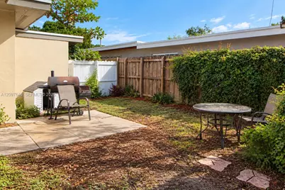 1140 NE 110th Ter, Miami, FL 33161 - Photo 22