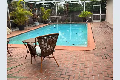 405 SW 106th Ave, Sweetwater, FL 33174 - Photo 10
