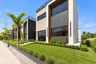 843 SW 14th Ct, Fort Lauderdale, FL 33315 - Photo 2