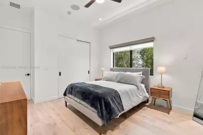 600 W 51st St, Miami Beach, FL 33140 - Photo 30