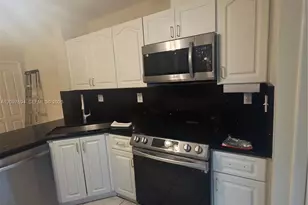 2505 W 76th St, Hialeah, FL 33016 - Photo 22