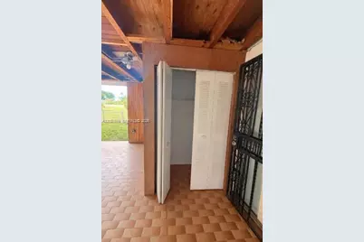 8835 SW 27th St, Miami, FL 33165 - Photo 16