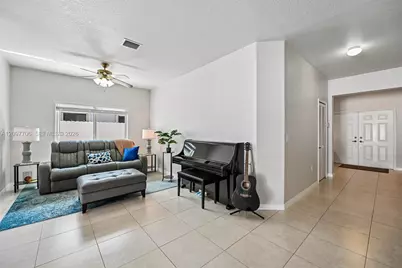 401 SE 17th Ave, Homestead, FL 33033 - Photo 6