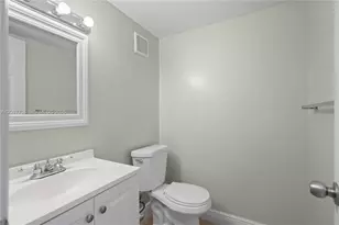 2150 Bay Dr, Miami Beach, FL 33141 - Photo 16