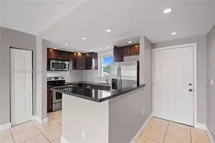 2150 Bay Dr, Miami Beach, FL 33141 - Photo 4