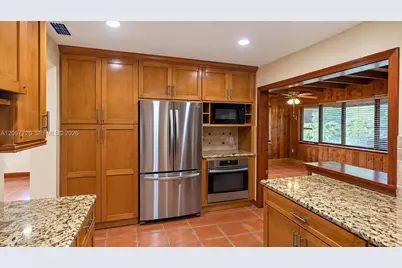 333 Whitethorn Dr, Miami Springs, FL 33166 - Photo 10