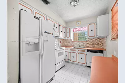 743 E 29th St, Hialeah, FL 33013 - Photo 8