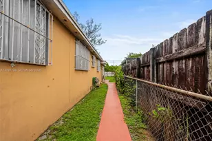 743 E 29th St, Hialeah, FL 33013 - Photo 30