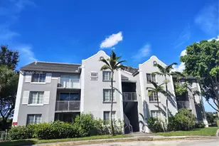 577 SW 111th Ln, Pembroke Pines, FL 33025 - Photo 4