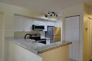 577 SW 111th Ln, Pembroke Pines, FL 33025 - Photo 8