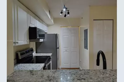 577 SW 111th Ln #204, Pembroke Pines, FL 33025 - Photo 10