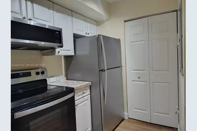 577 SW 111th Ln #204, Pembroke Pines, FL 33025 - Photo 12