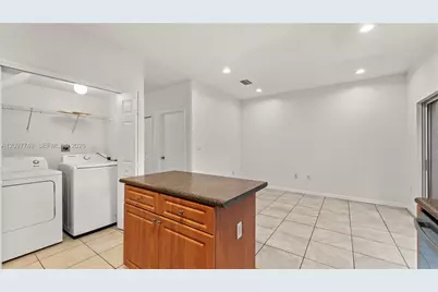 1685 SE 30th St, Homestead, FL 33035 - Photo 18