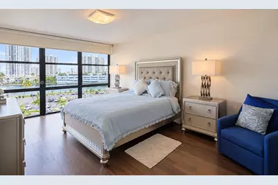 1000 Parkview Dr #610, Hallandale Beach, FL 33009 - Photo 14