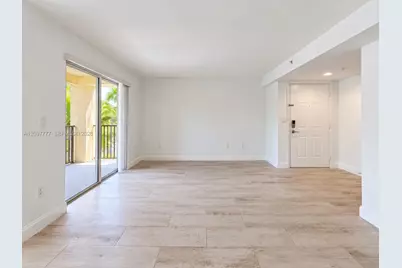 791 N Pine Island Rd #214, Plantation, FL 33324 - Photo 4