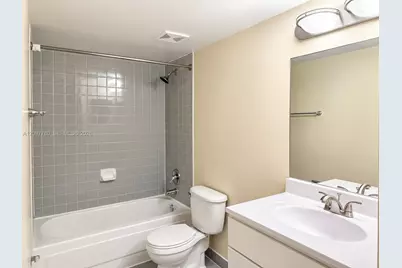 915 NW 1st Ave #H0605, Miami, FL 33136 - Photo 10