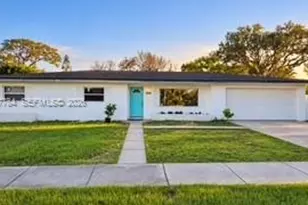 115 E Ave B, Melbourne, FL 32901 - Photo 1