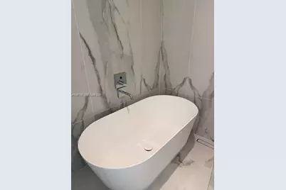 1400 Biscayne #2602, Miami, FL 33132 - Photo 18