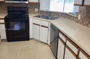 3425 NW 44th St, Oakland Park, FL 33309 - Photo 2