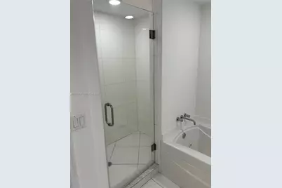 500 Brickell Ave #2304, Miami, FL 33131 - Photo 6