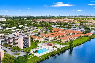 20860 San Simeon Way, Miami, FL 33179 - Photo 4