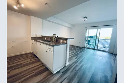 2740 SW 28th Ter #403, Coconut Grove, FL 33133 - Photo 2