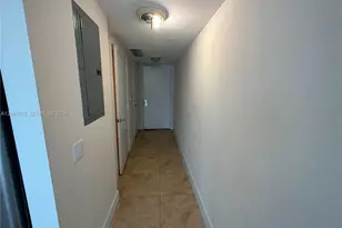 41 SE 5th St, Miami, FL 33131 - Photo 14