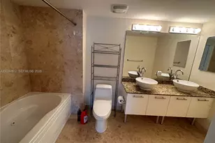 41 SE 5th St, Miami, FL 33131 - Photo 10