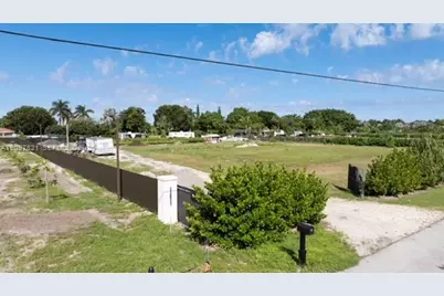 24200 SW 209th Pl, Homestead, FL 33031 - Photo 4