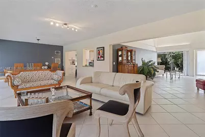 5010 Banyan Ln, Tamarac, FL 33319 - Photo 12